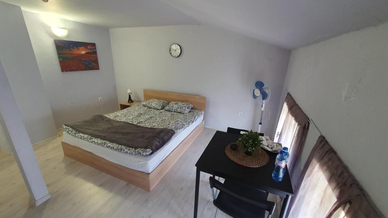 Стаи За Гости Sun House Apartment Varna ภายนอก รูปภาพ