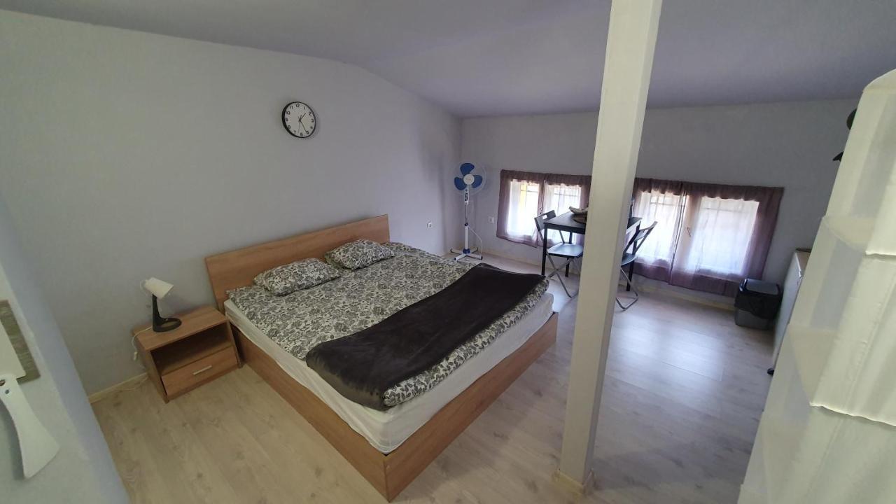 Стаи За Гости Sun House Apartment Varna ภายนอก รูปภาพ